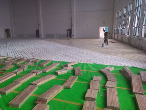 新建場館運動木地板進(jìn)場條件